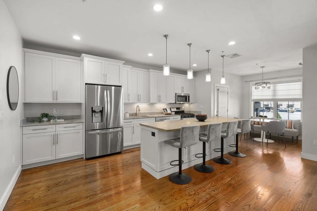 772 East 3rd #2, Boston