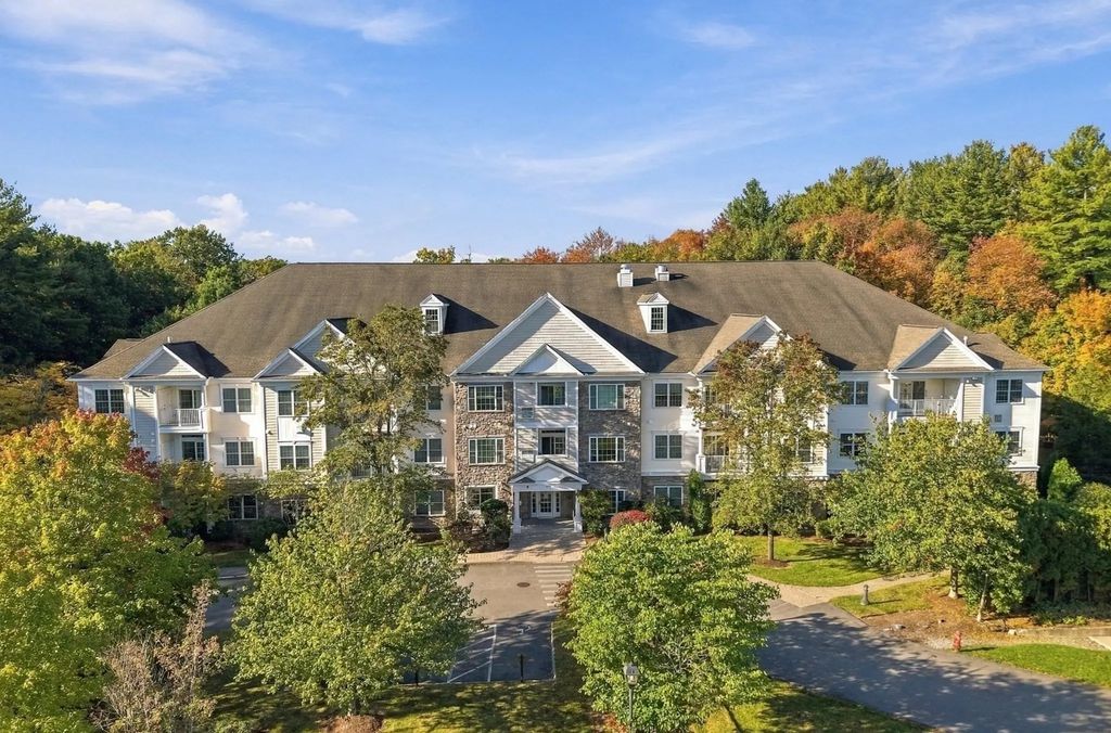 1206 Albion Rd #1206, Bedford
