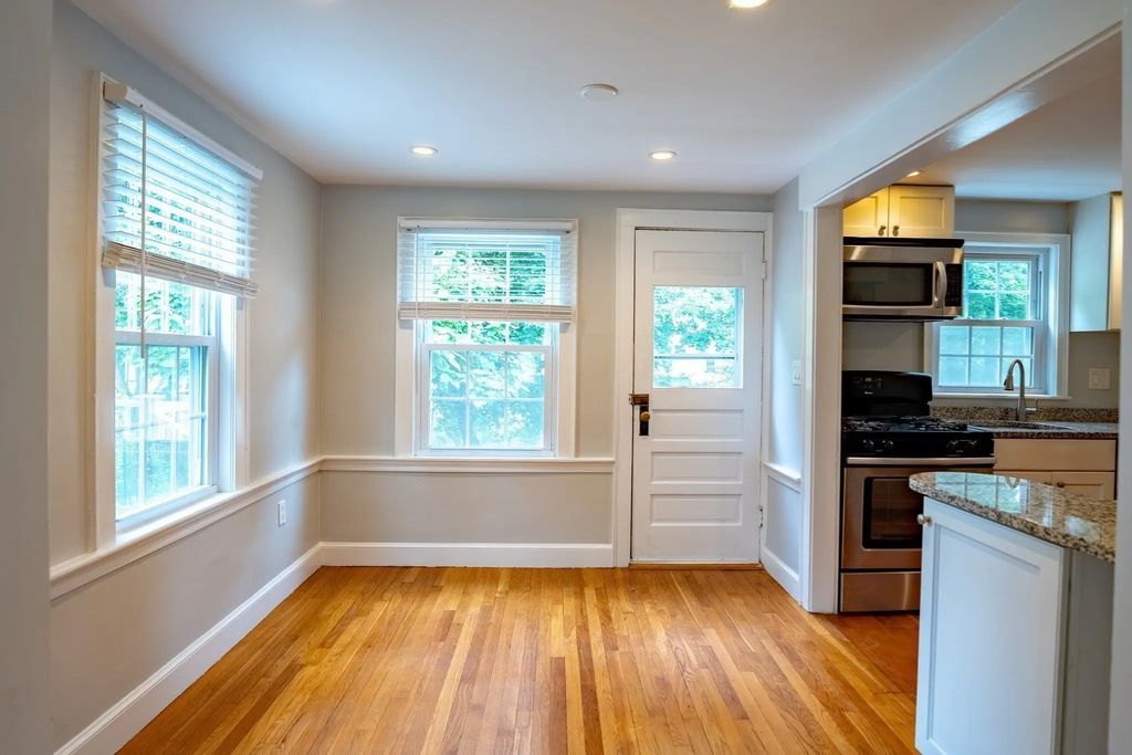 993 Massachusetts Ave #993, Lexington