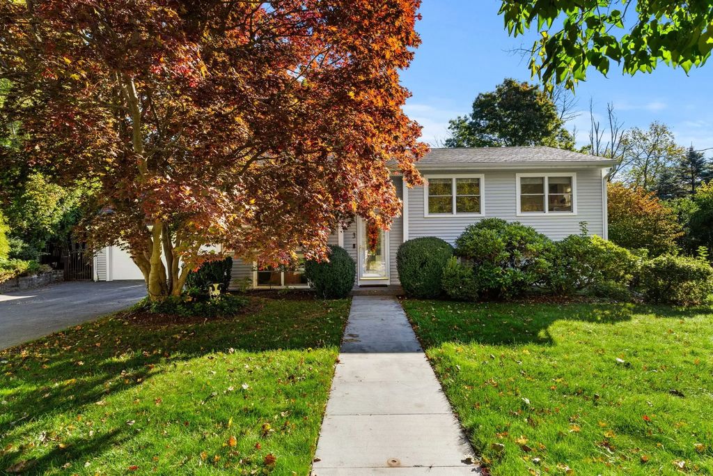 3 Lavalley Ln, Newburyport