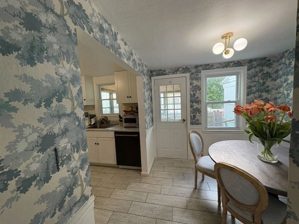 216 Quincy Shore Dr, Quincy
