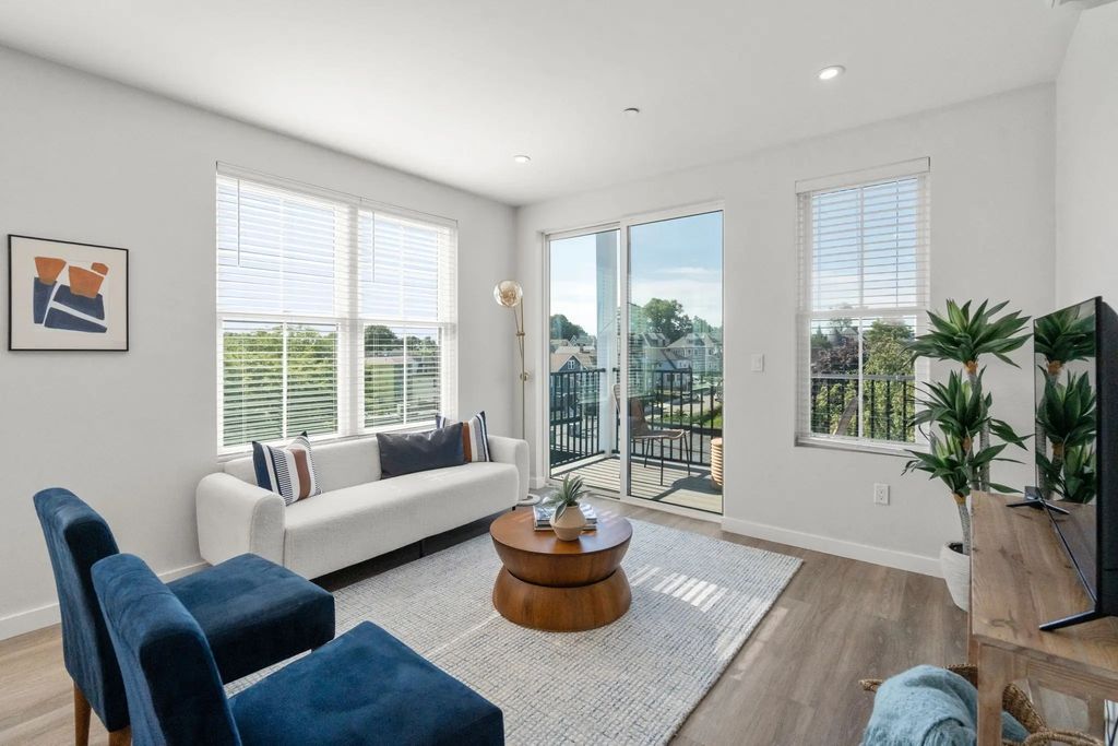 10 Somerset #402u, Winthrop