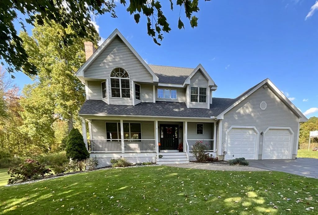 8 Anderson Ln, Grafton