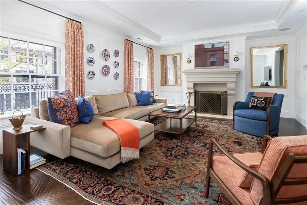 142 Chestnut St #8-9, Boston