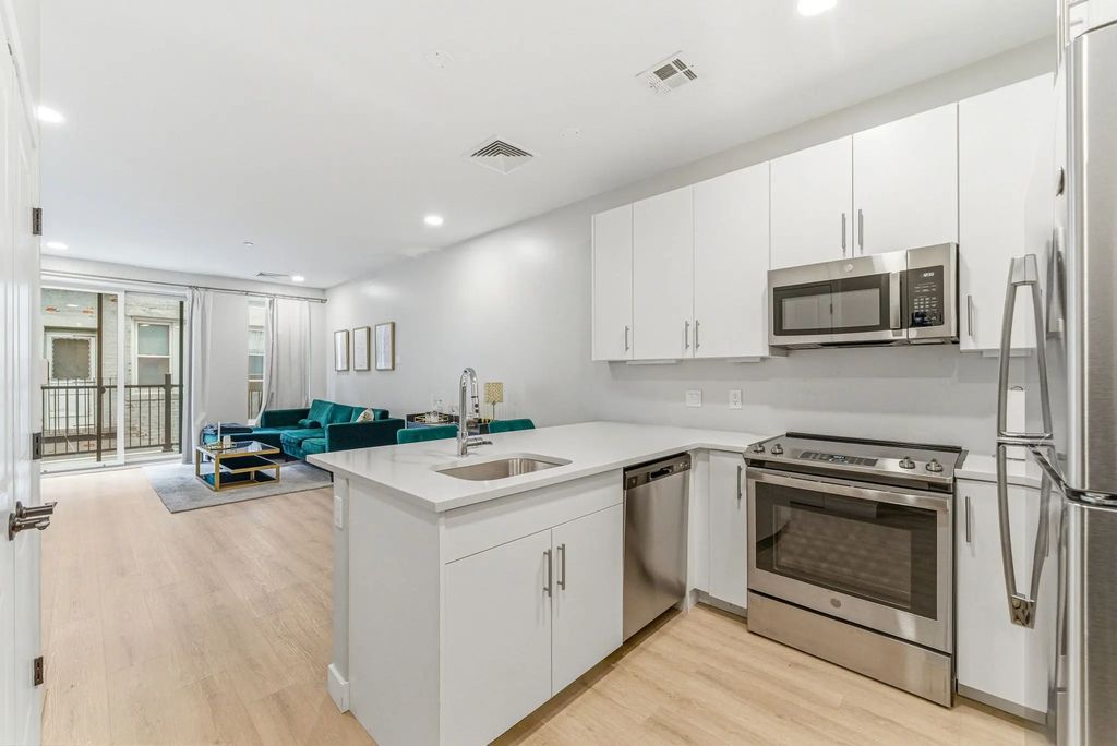 157 Chestnut #203, Chelsea