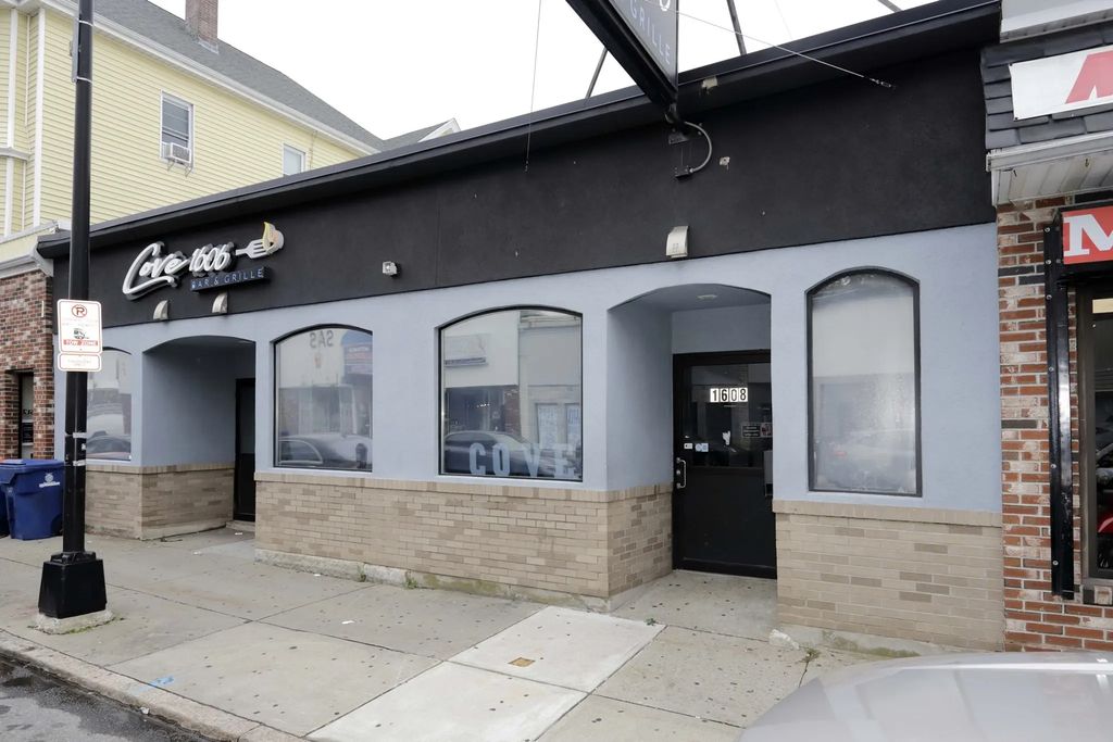 1608 Acushnet Ave, New Bedford
