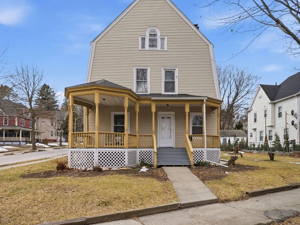 9 Englewood Ave, Worcester