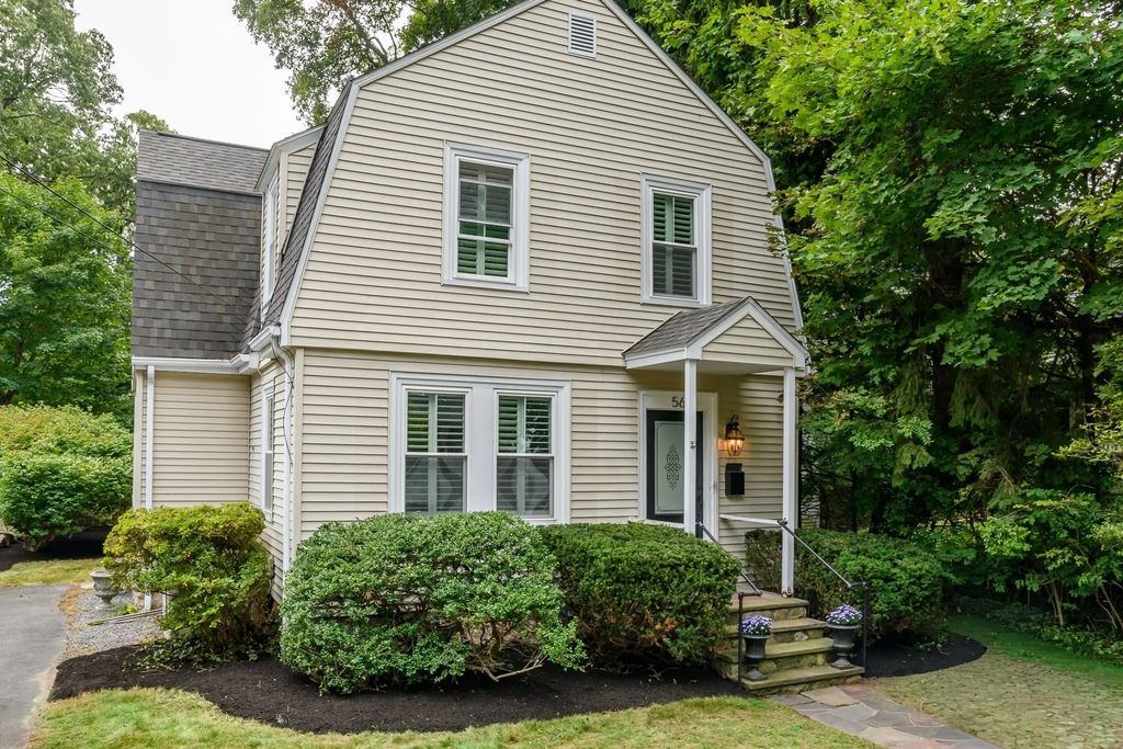 56 Curve Street, Wellesley