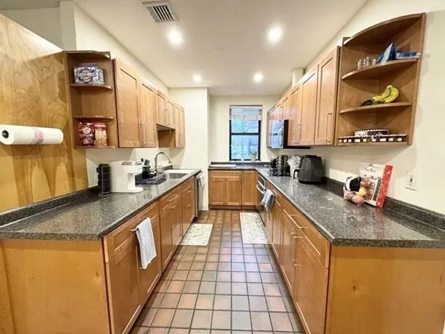 96 Gainsborough Street #103w, Boston