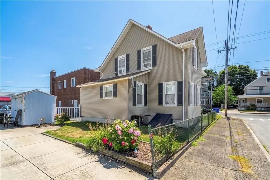 574 Central Ave, Pawtucket