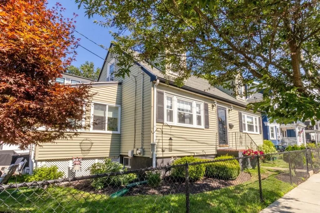 35 Rosaria St, Boston
