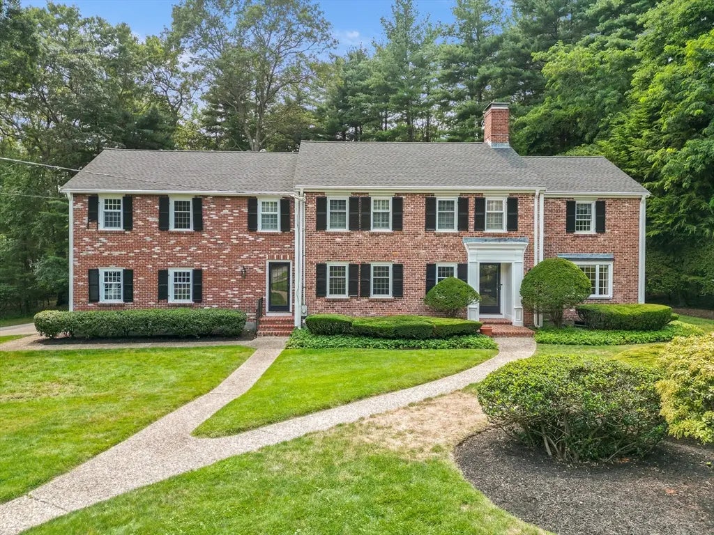 35 Grey Ln, Lynnfield