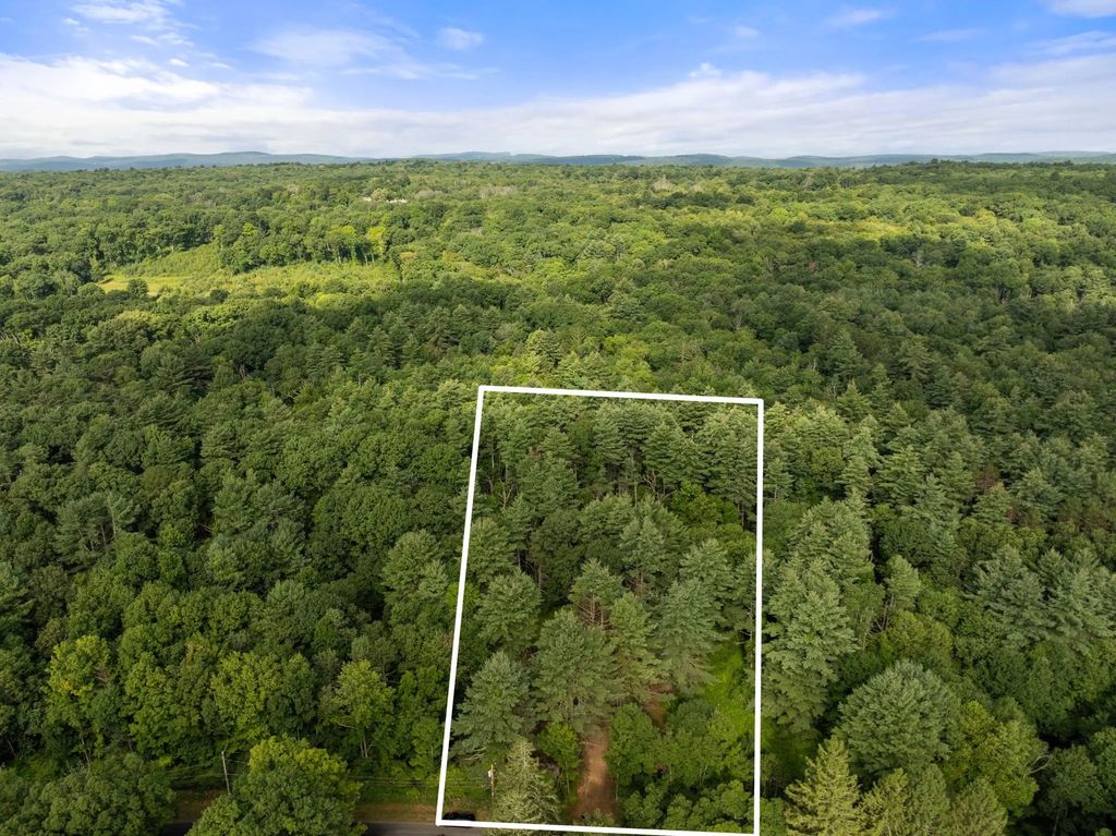 305 Warren Rd, Brimfield