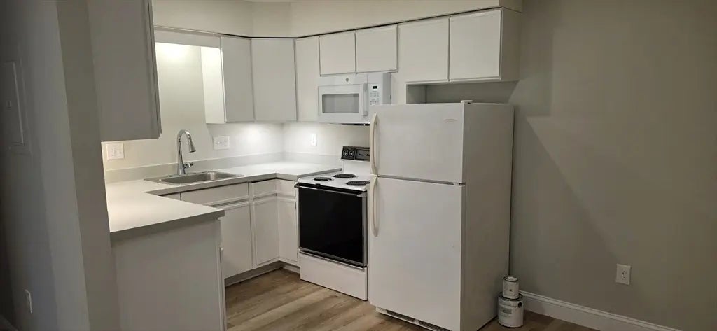 284 N Main St #1, Mansfield