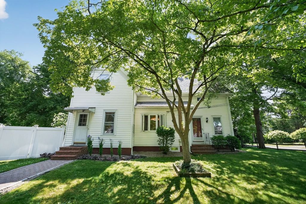 207 N Central St, East Bridgewater