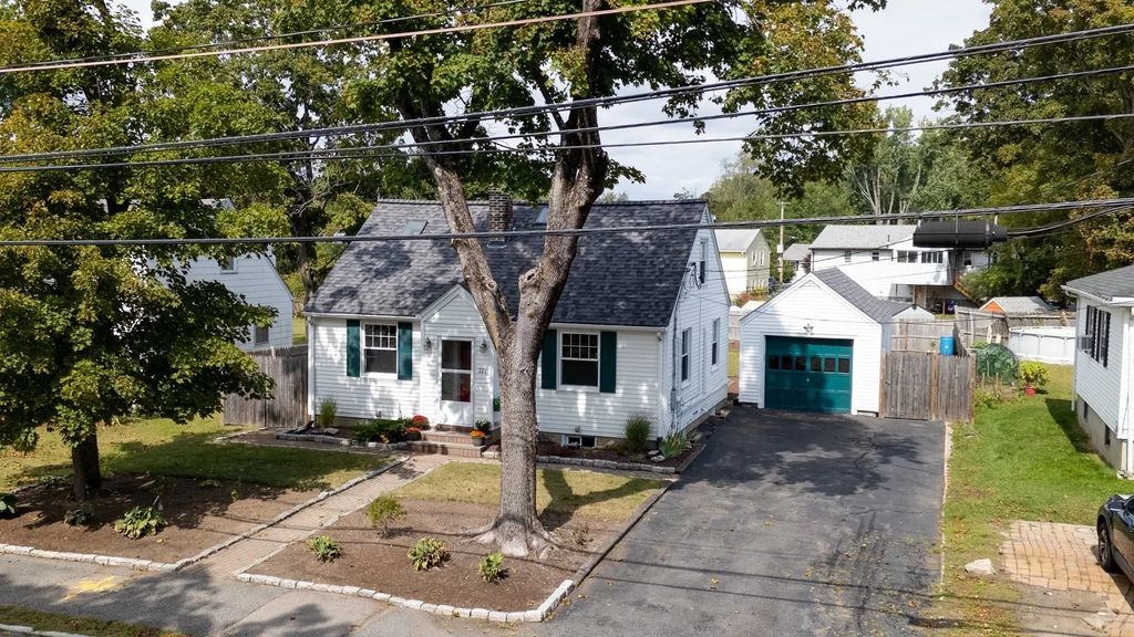 221 Fountain St, Framingham
