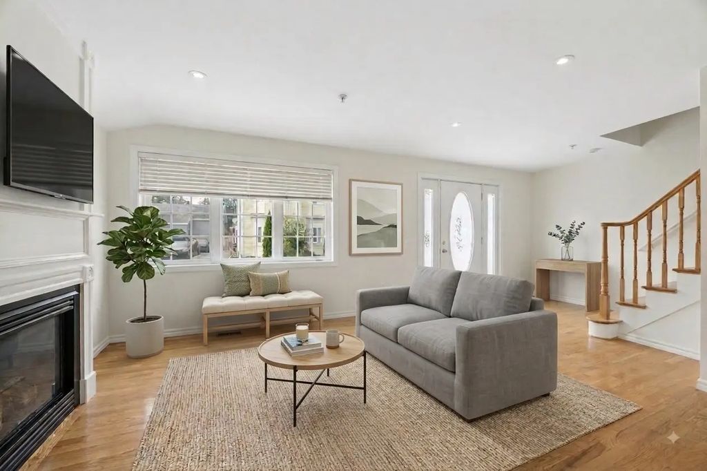 40 Myrtle Street #3, Waltham