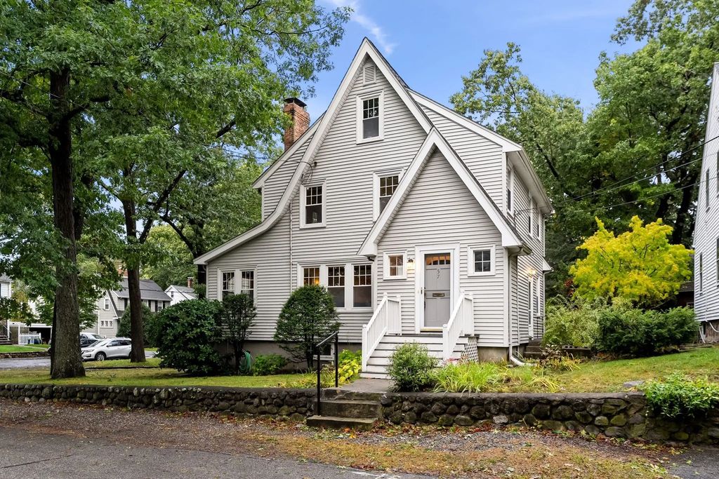 57 Grandview Rd, Arlington