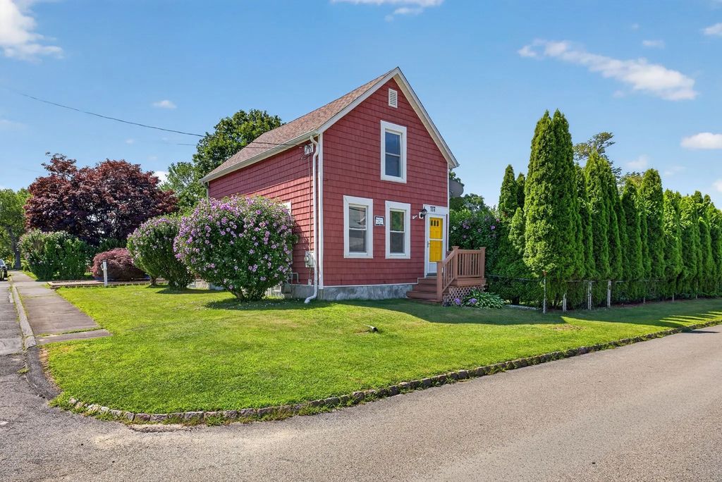117 Bridge St, Fairhaven