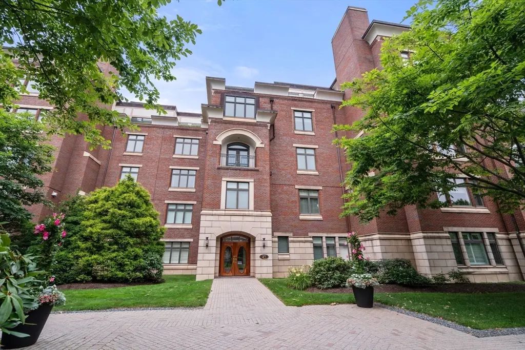 120 Seaver Street #u:c401, Brookline