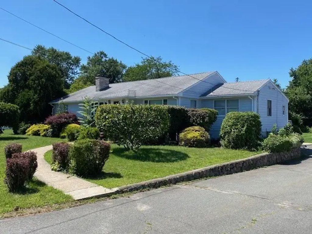 115 Vine Street #1, Saugus