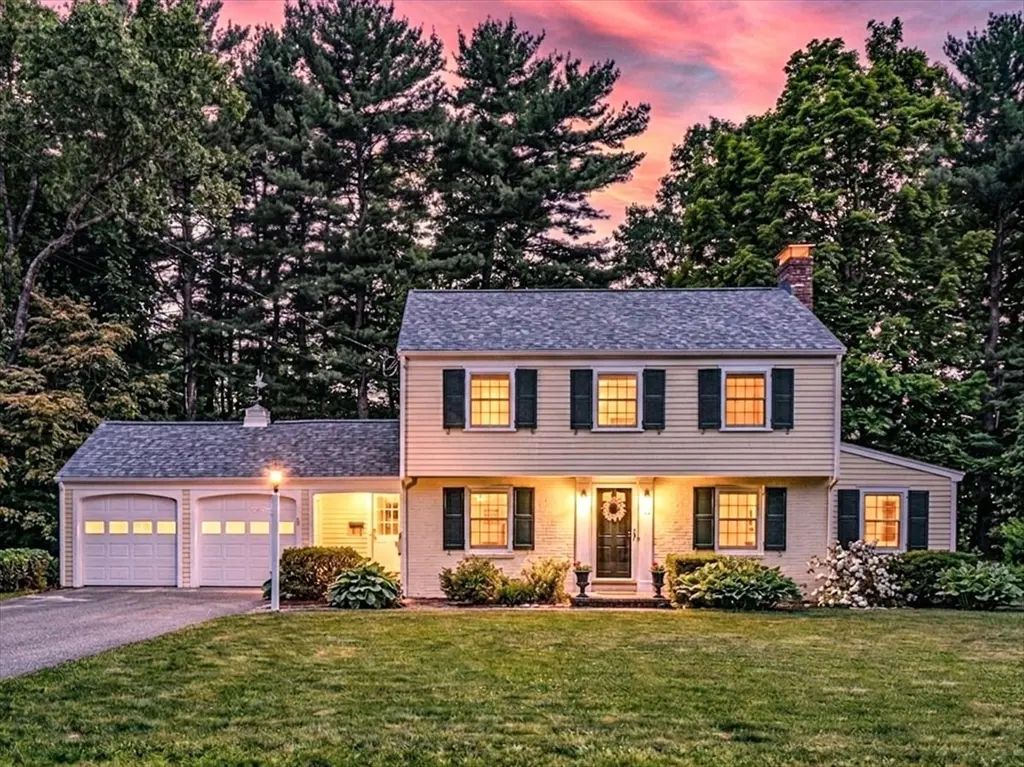 42 Birchtree Dr, Westwood