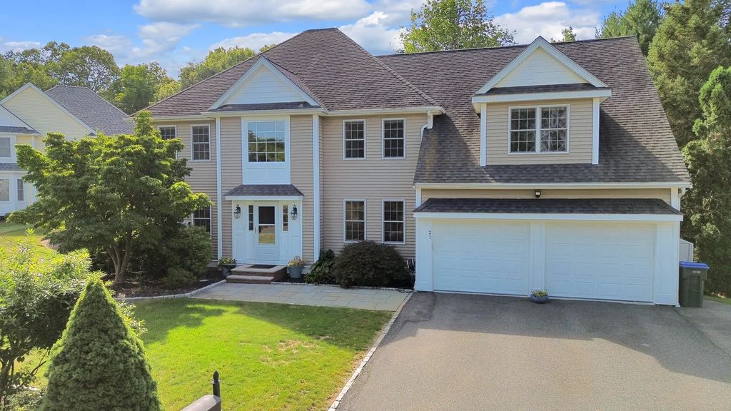 21 Manchester Place, Natick