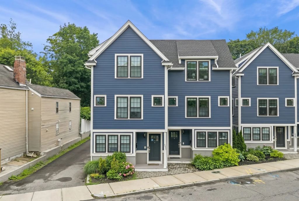 331 Bridge St #2, Salem