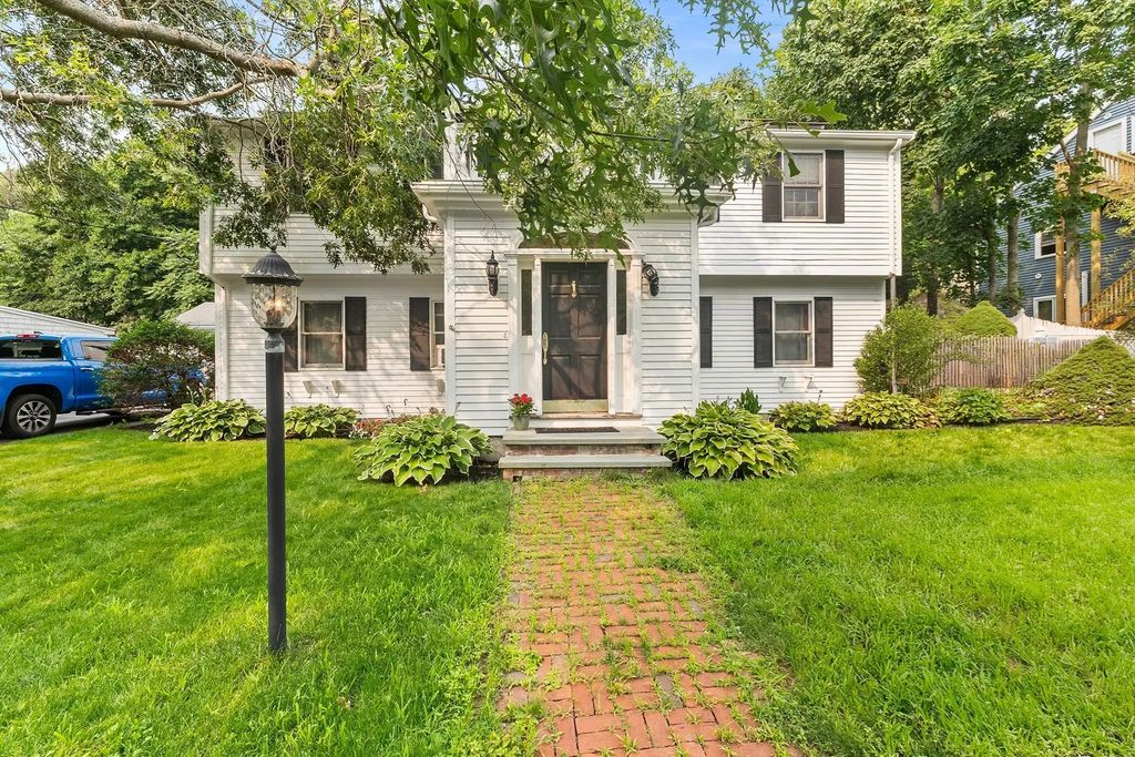399 Cedar Brook Rd, Lynn