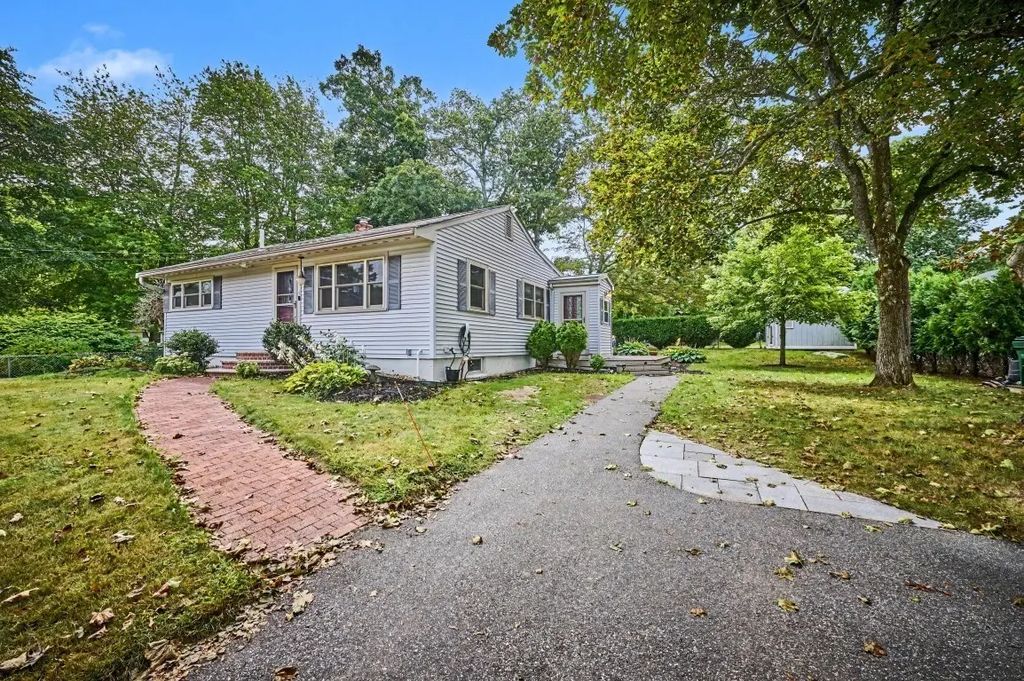 13 Forbes Ave, Burlington