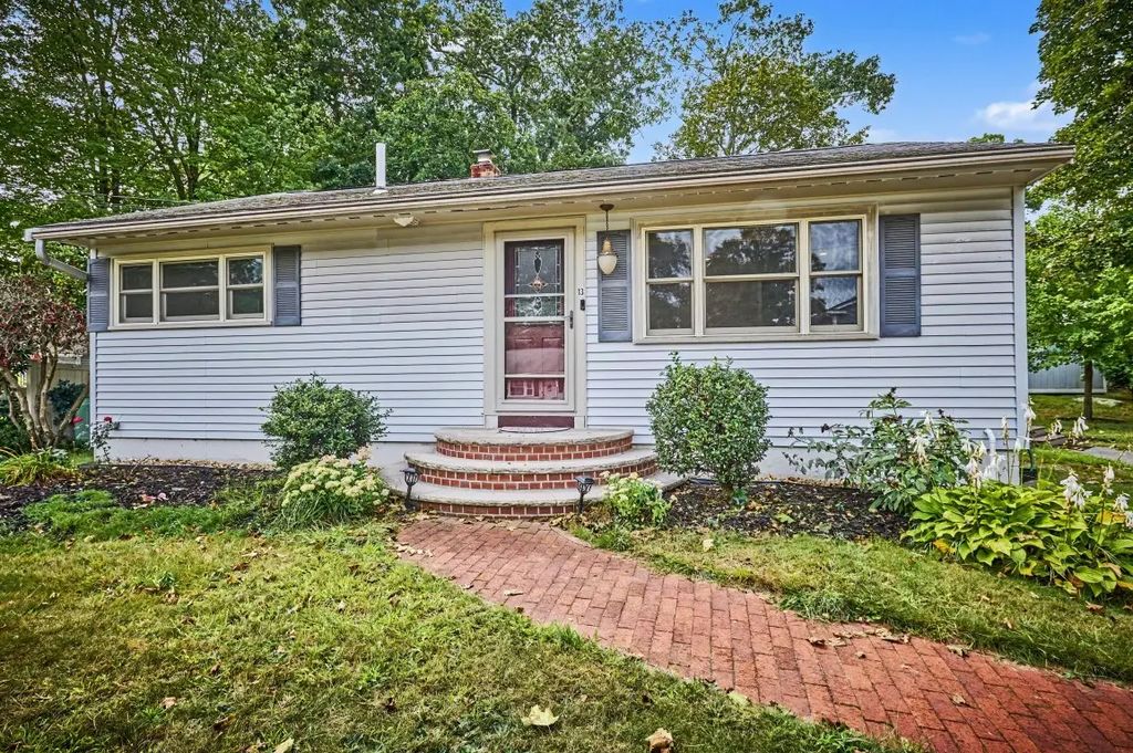 13 Forbes Ave, Burlington