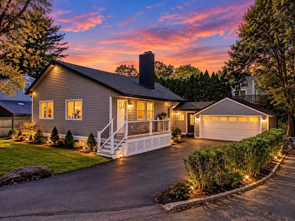 44 Shore Rd, Waltham