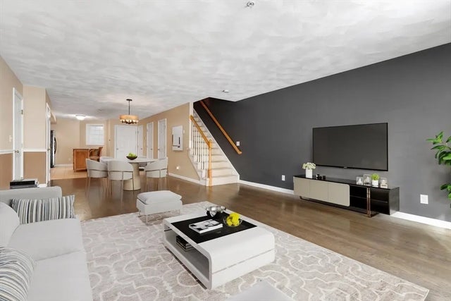 18 Dale St #9d, Andover