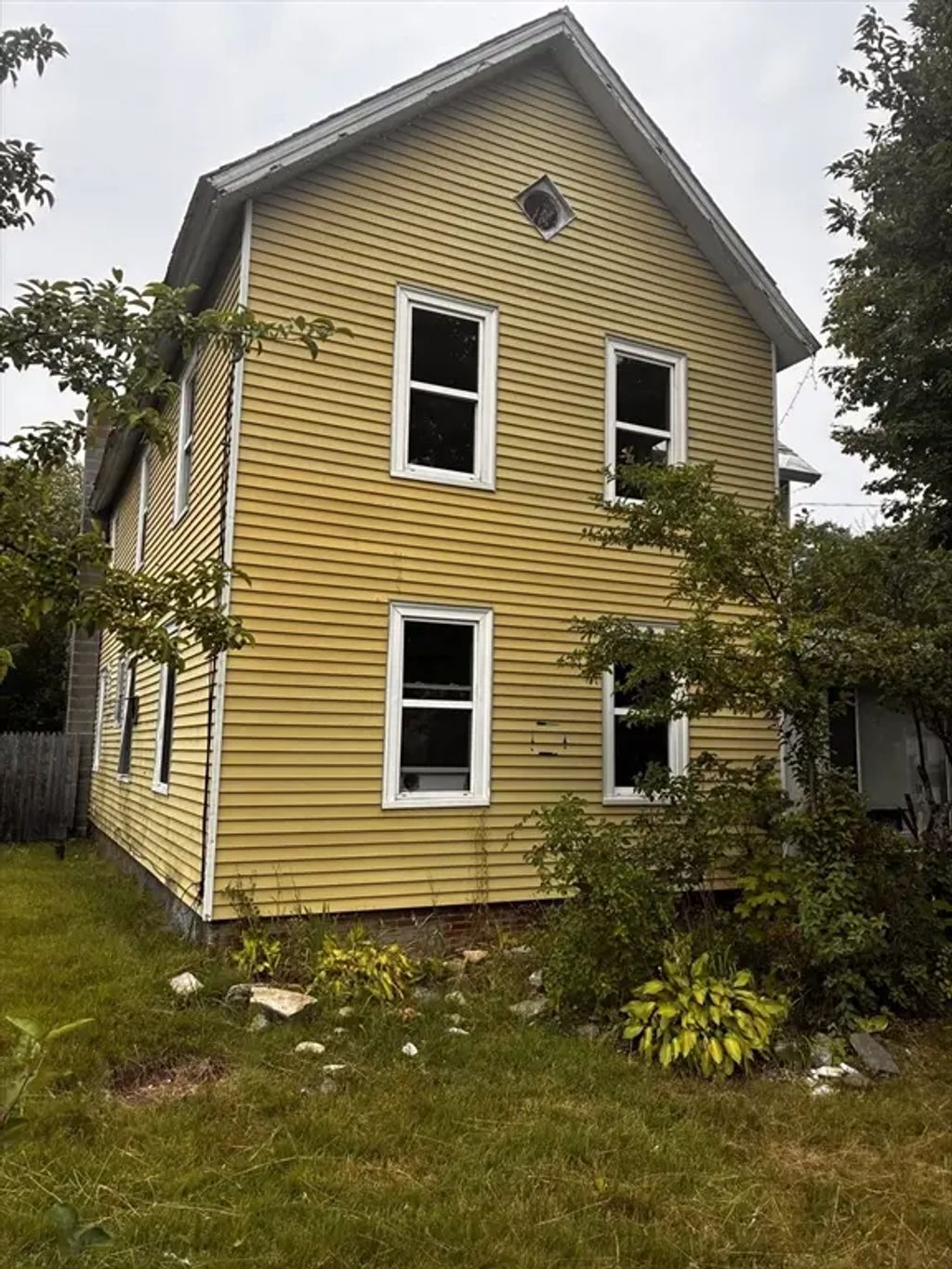 5 West High Street, Erving