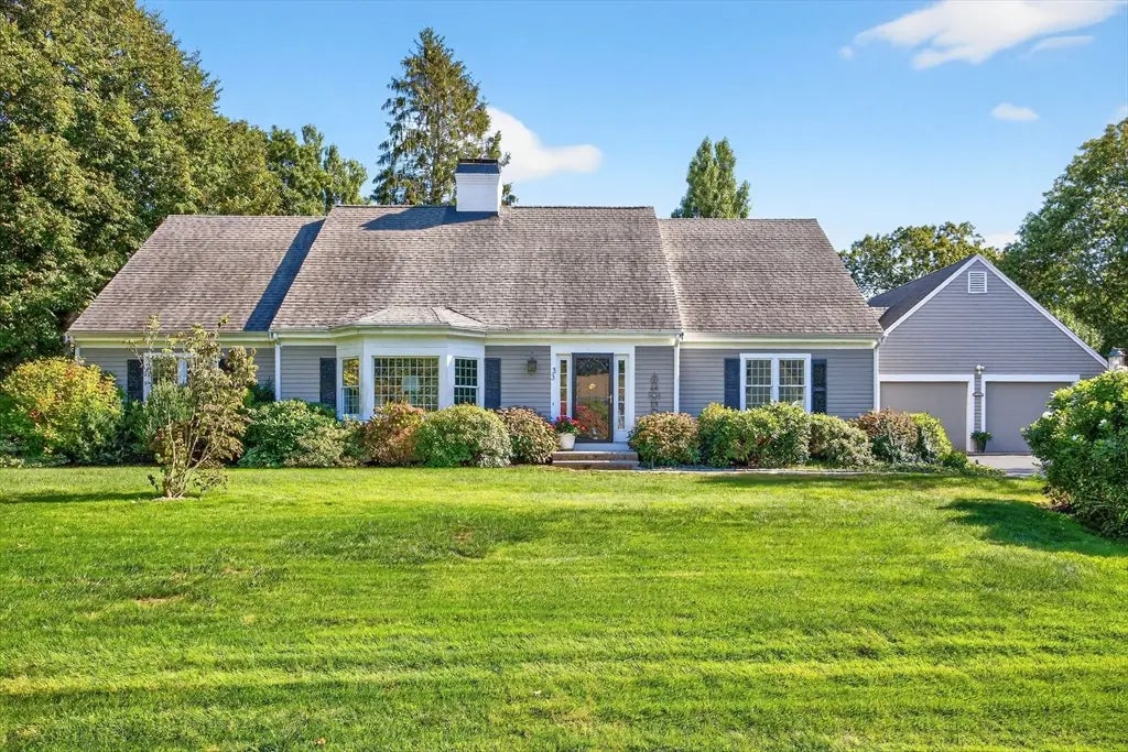 33 Midpine, Barnstable