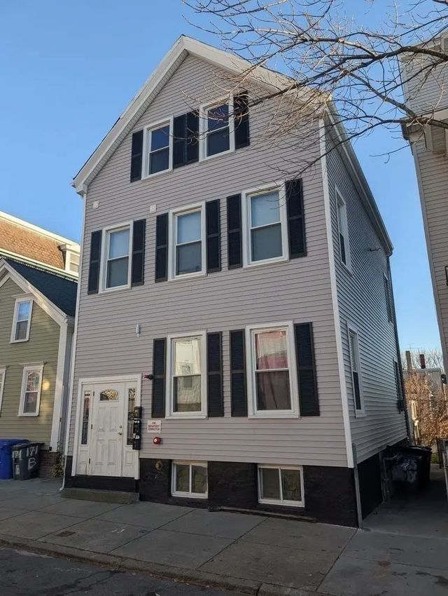 167 Lexington St, Boston