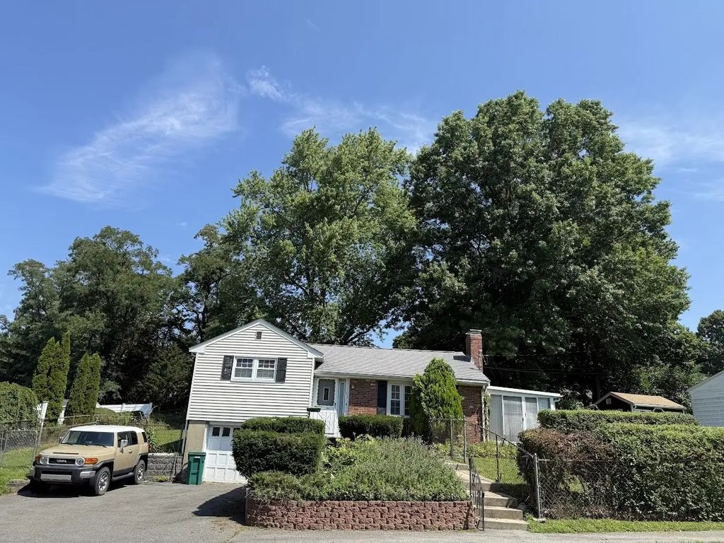 51 Westview Drive, Norwood