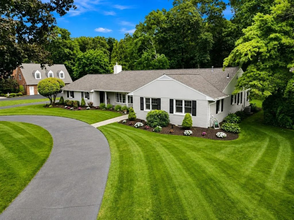 131 Prynnwood Rd, Longmeadow