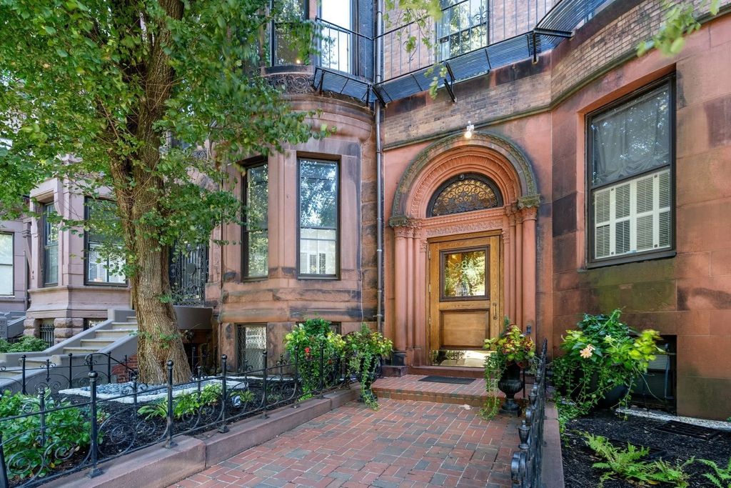 280 Commonwealth Ave #102, Boston