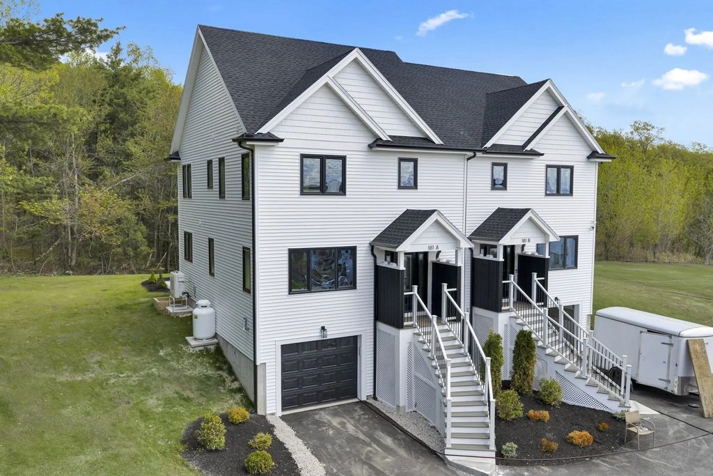 189 Electric Ave #b, Lunenburg