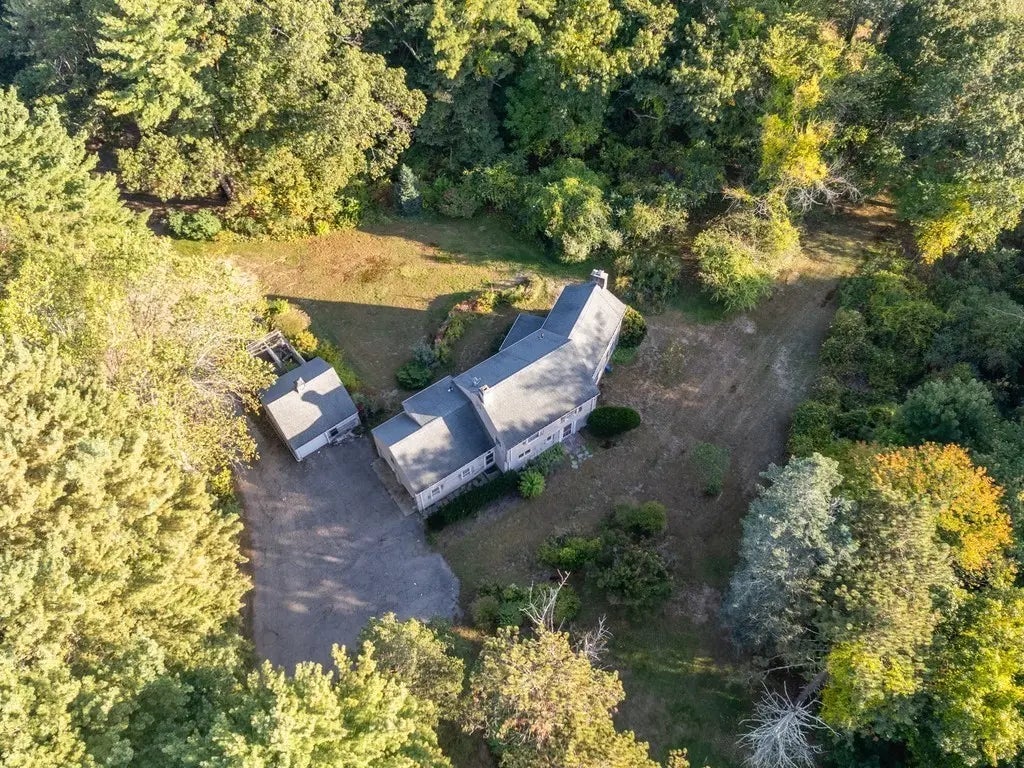 17 Glezen Lane, Wayland