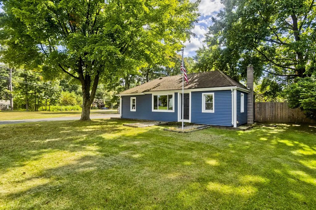 3 Field St, Southwick