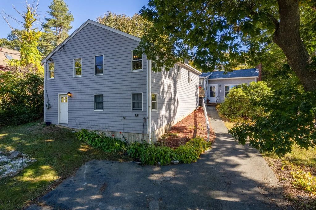 11 Youngs Rd, Gloucester