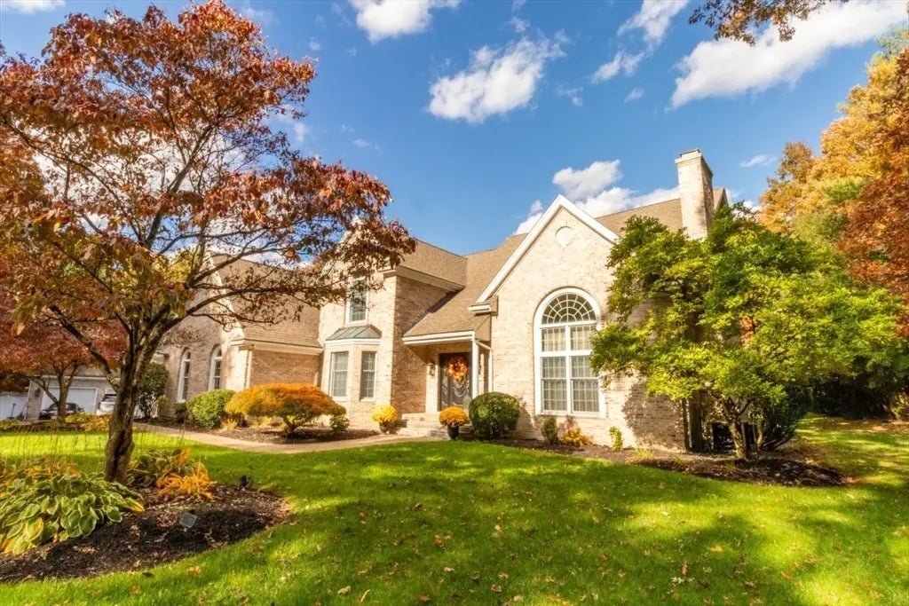 50 Wamsutta Way, Wrentham