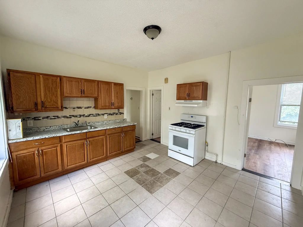 60 Lucerne St. #2, Boston