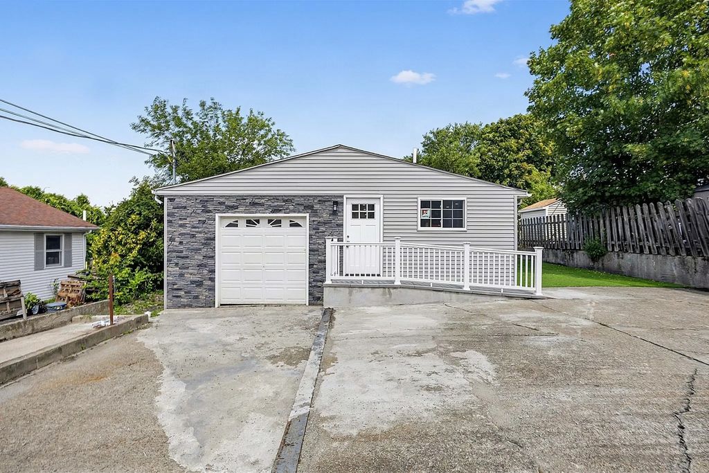 24 Emerson St, Fall River