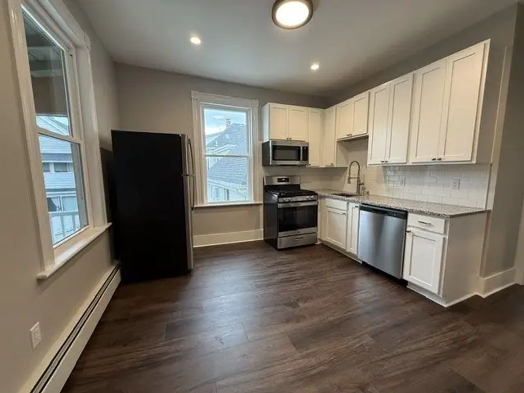 30 Dyer Ave #2, Everett