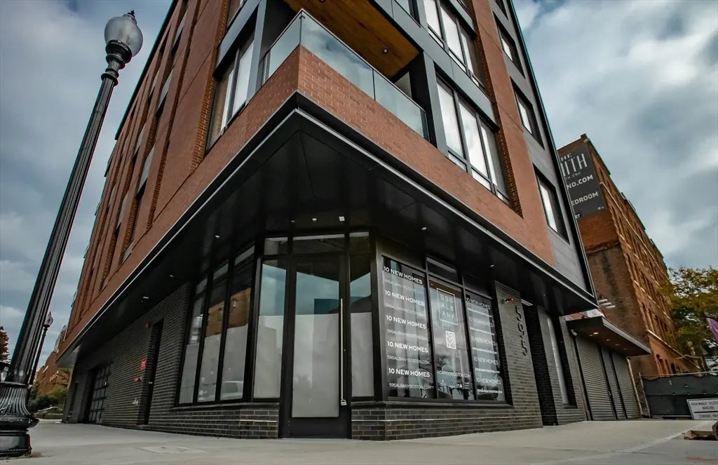 595 Albany St #1, Boston