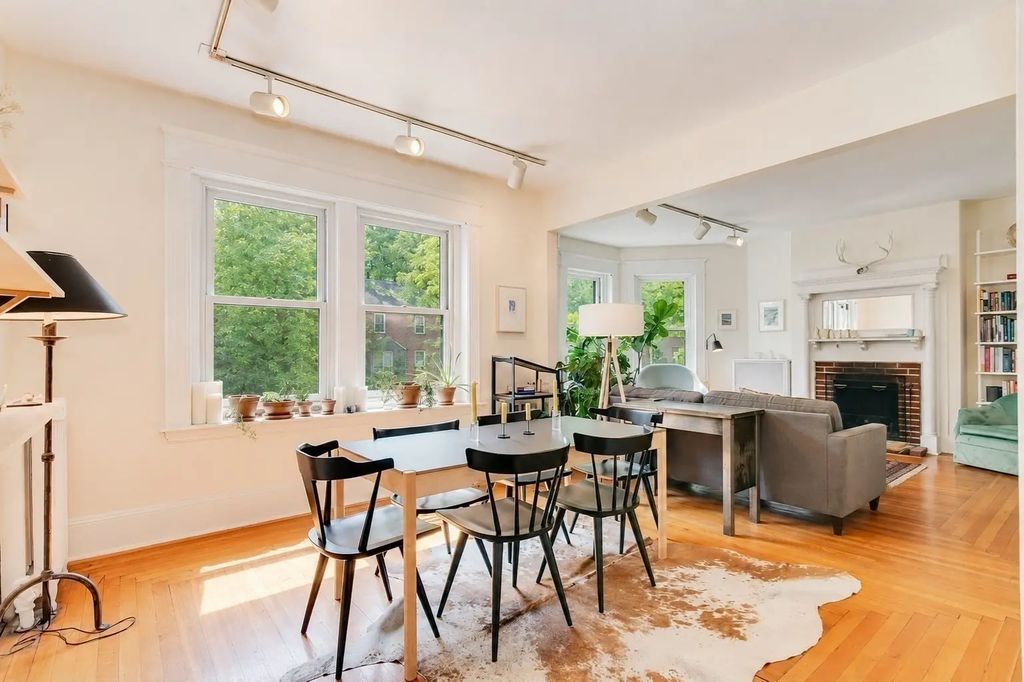 485 Washington St #3, Brookline