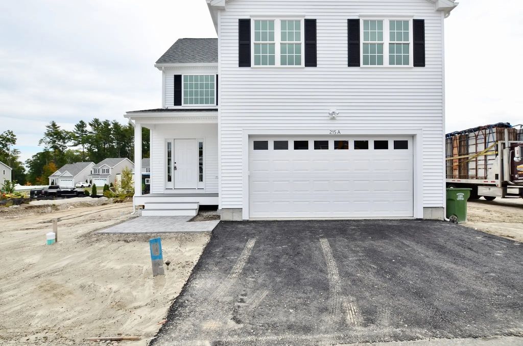 215a Crownshield #20a, Uxbridge